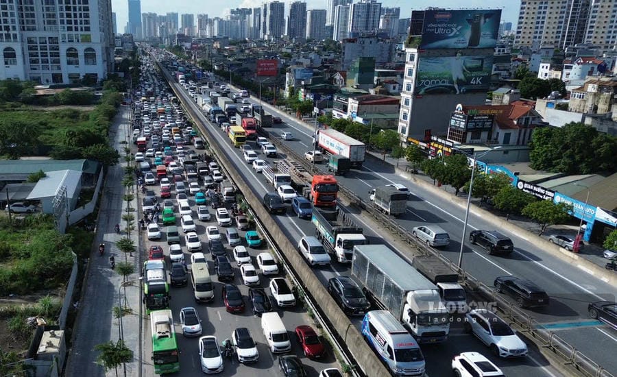 Ring Road 3 (both high and low) is always congested due to very high vehicle density. Photo: To The