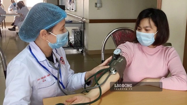 People who want to control blood pressure need to combine a healthy lifestyle and diet. Photo: Nguyen Ly