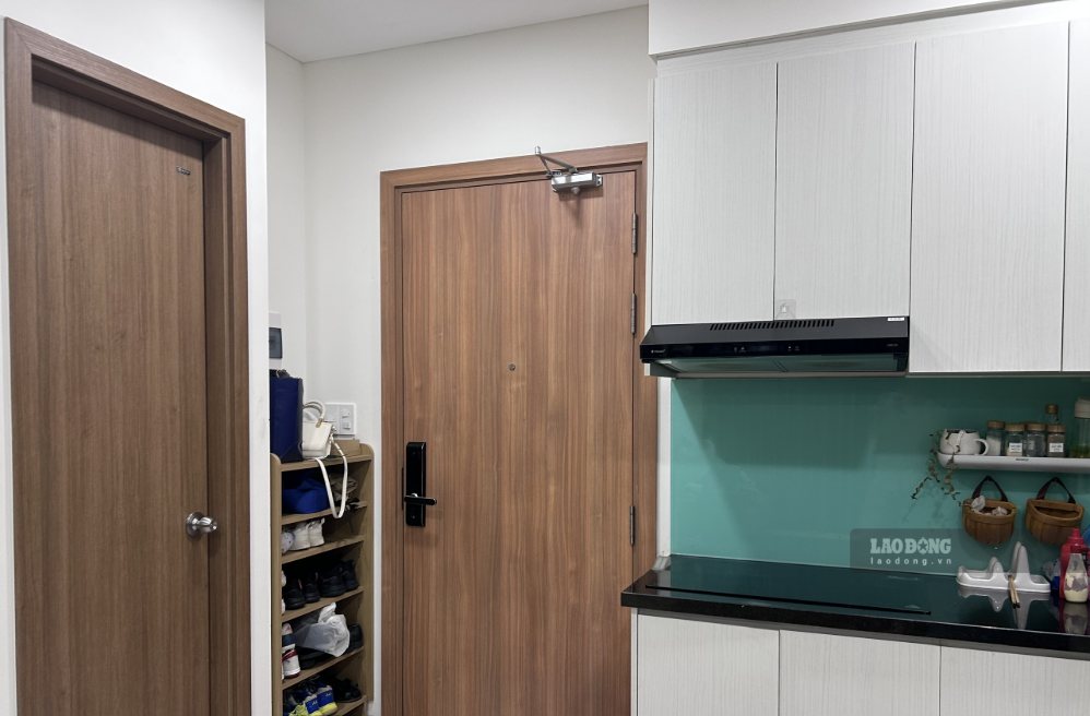 Clean, neat living space and sufficient lighting help facilitate living. Photo: Ha May