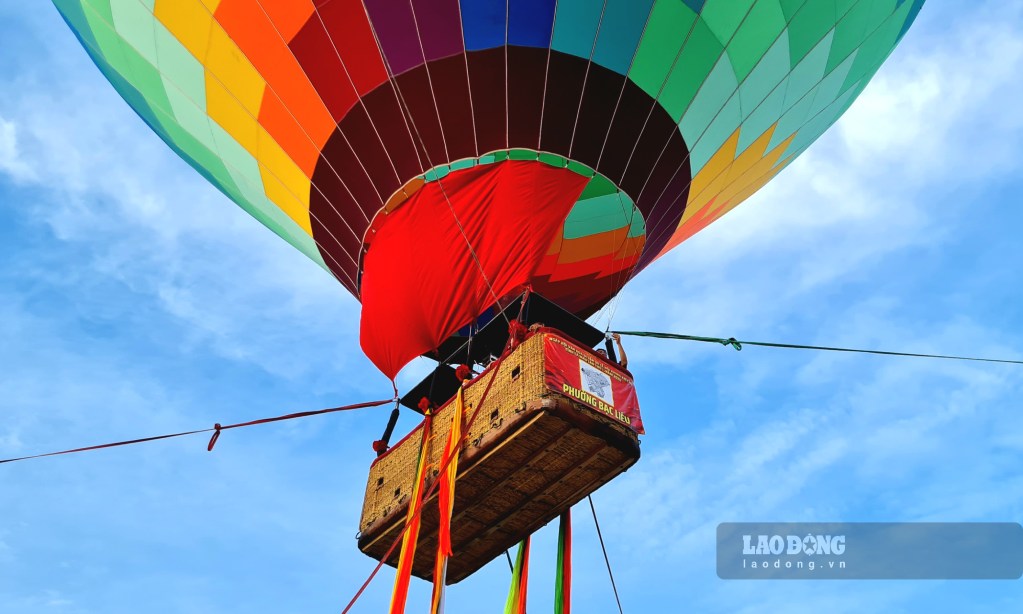 Lễ hội Kinh phí cầu tại Cà Mau thu hút rất động khách du lịch (ảnh chụp đầu tháng 9.2026). Ảnh: Nhật Hồ.