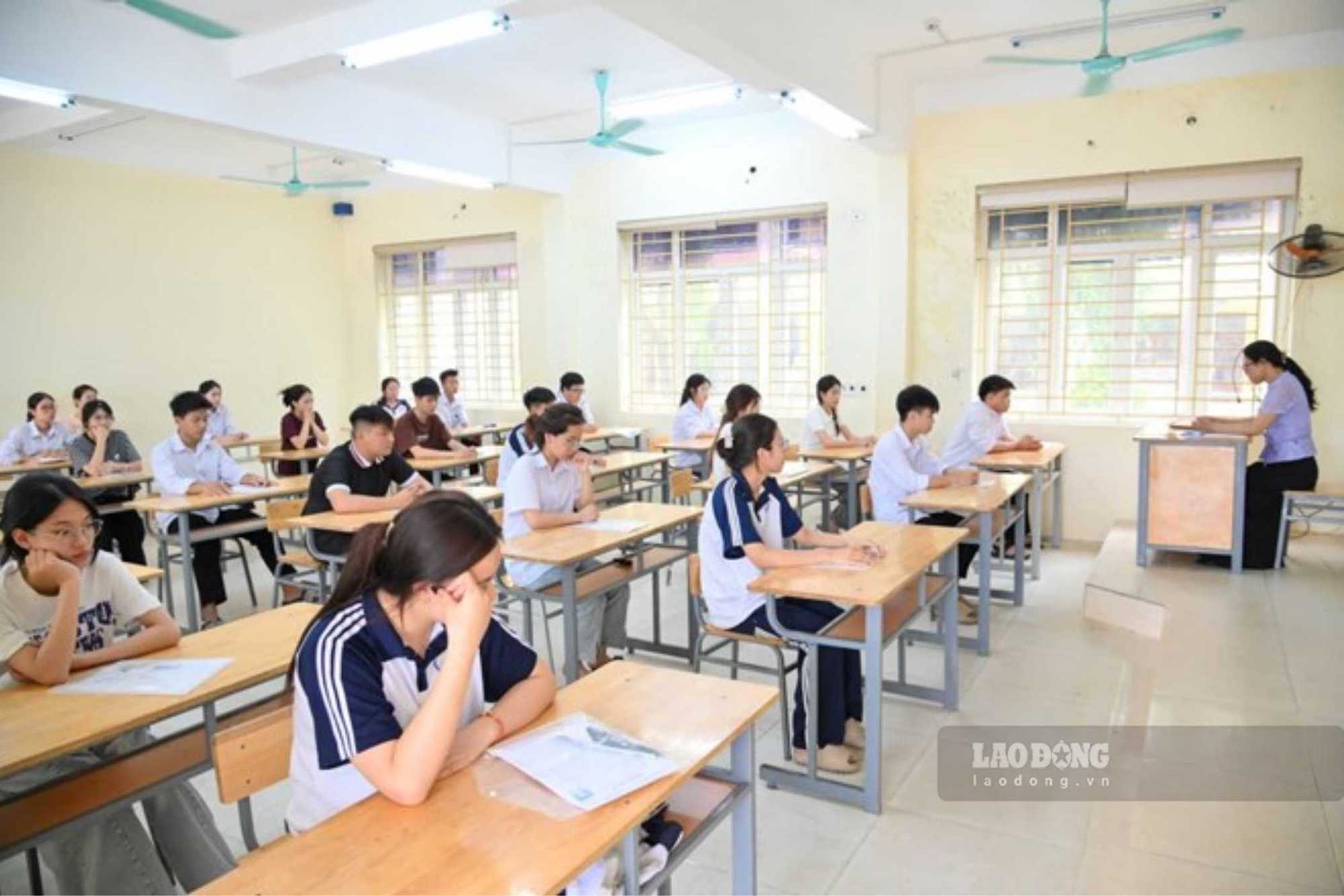 Nhiều học sinh quan tâm đến đề xuất giảm phương thức xét tuyển đại học của Bộ GDĐT. Ảnh: Tường Vân