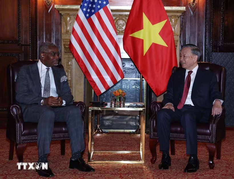 General Secretary and President To Lam receives Congressman Gregory Meeks, senior member of the US House Foreign Affairs Committee. Photo: VNA