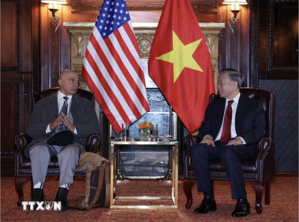General Secretary and President To Lam receives US Communist Party Co-Chairman Joe Sims. Photo: VNA