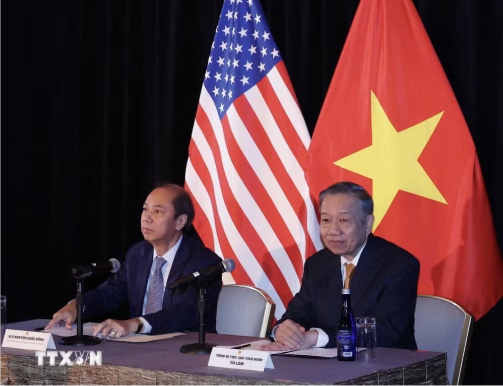General Secretary and President To Lam meets with Vietnamese experts and intellectuals in the US. Photo: VNA