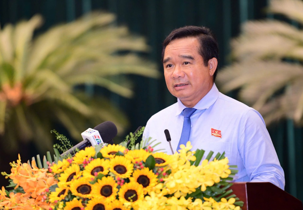 Member of the Party Central Committee, Deputy Secretary of the City Party Committee, Chairman of Ho Chi Minh City People's Committee Nguyen Van Duoc speaks at the Ho Chi Minh City People's Council meeting on the morning of September 22. Photo: Organizing Committee provided