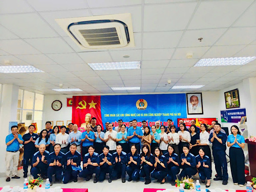 The Trade Union of High-Tech Parks and Industrial Parks of Hanoi City organized a Conference to announce the Decision to establish 13 grassroots trade unions. Photo: Minh Hoan