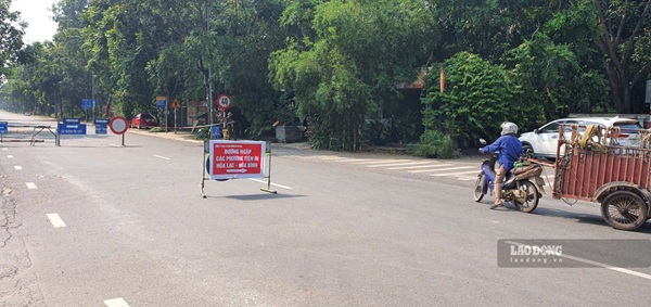 Hanoi bans vehicles from passing through 2 deep flooded points, traffic diversion. Photo: Minh Hanh taken on September 21, 2026