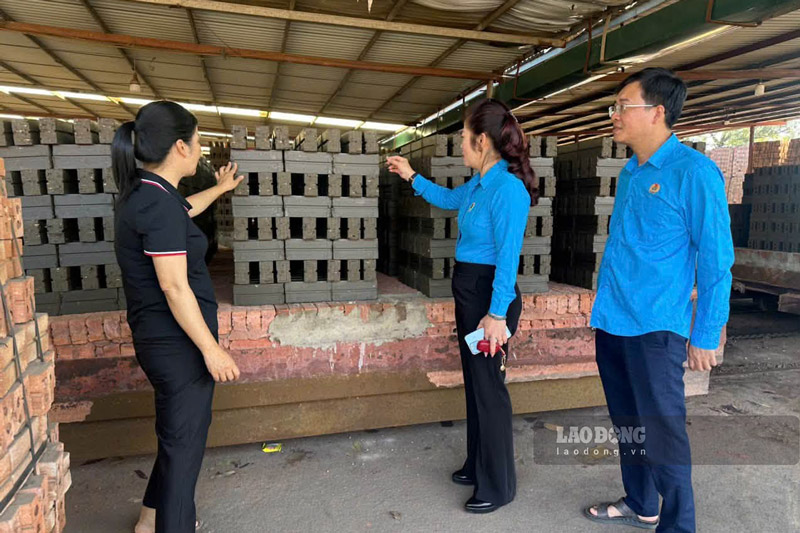 Hoạt động chăm lo dịp Trung thu góp phần tăng sự gắn kết giữa tổ chức Công đoàn và đoàn viên, người lao động. Ảnh: Vương Anh