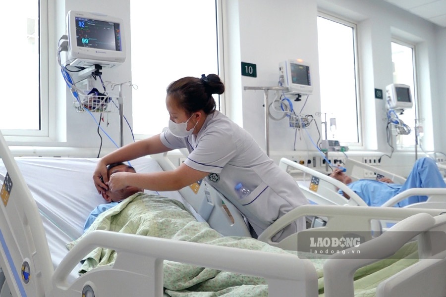 Medical staff allowance during schooling. Photo: To The