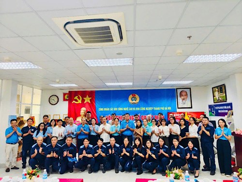 Công đoàn các khu công nghệ cao và khu công nghiệp Thành phố Hà Nội tổ chức Hội nghị công bố Quyết định thành lập 13 công đoàn cơ sở. Ảnh: Minh Hoàn