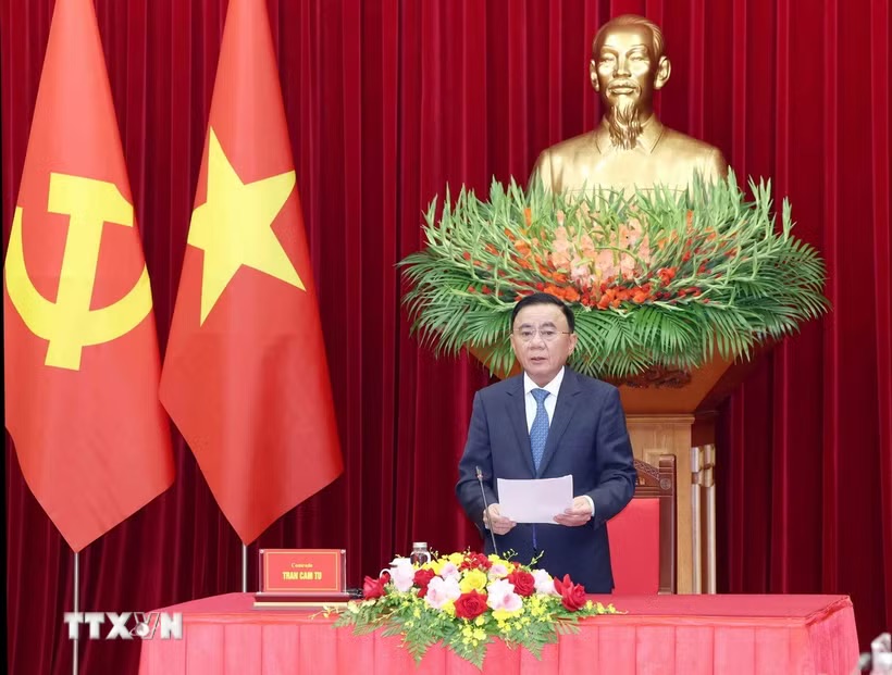 Politburo Member, Standing Secretary of the Secretariat Tran Cam Tu speaks at the reception of the delegation of Deputy Ministers and equivalent officials of the Lao People's Revolutionary Party. Photo: Phuong Hoa/VNA