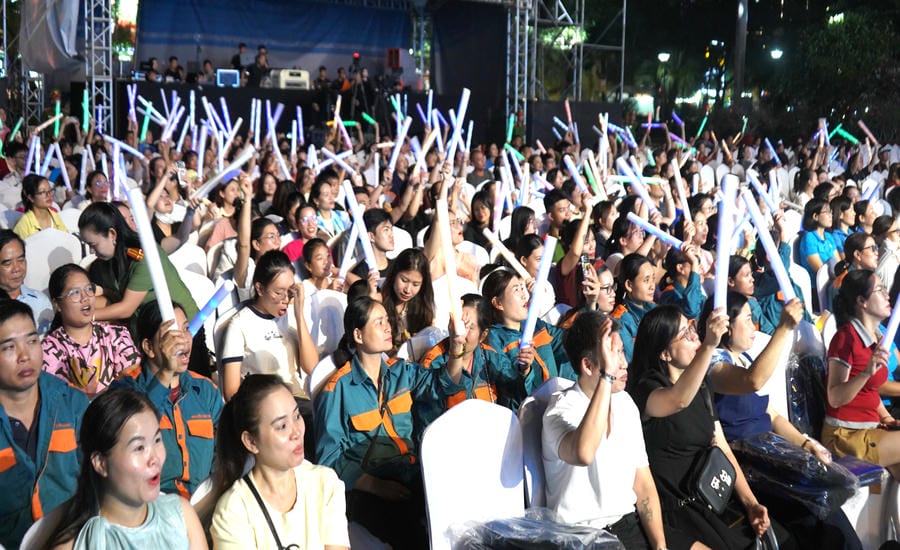 Tens of thousands of Hai Phong City workers participate in activities in response to the campaign "Vietnamese workers say no to drugs". Photo: Mai Dung