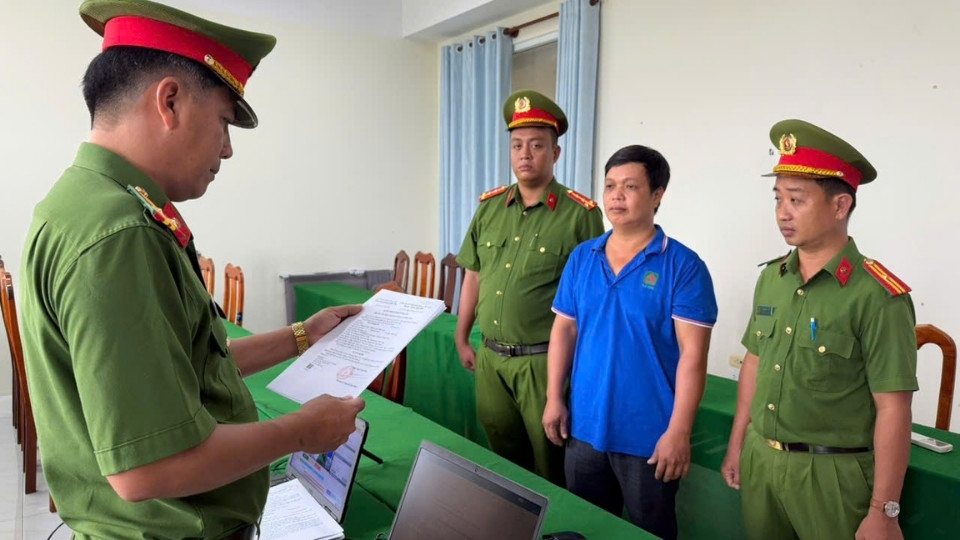 Công an tỉnh Vĩnh Long khởi tố Lâm Phương Liền liên quan vụ khai thác 21m³ đất không có giấy phép. Ảnh: Cổng TTĐT Công an Vĩnh Long ngày 22.9.2026