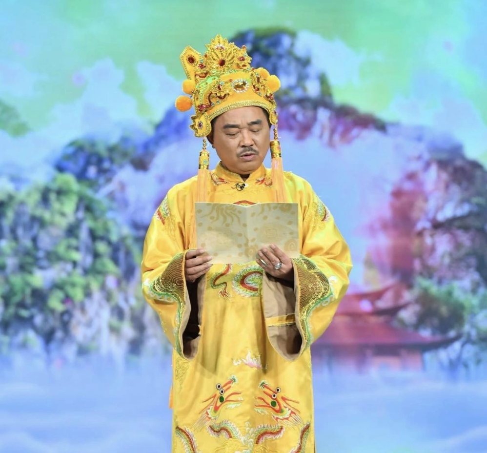 Nam nghệ sĩ ghi dấu ấn ở vai diễn Ngọc Hoàng trong “Táo quân“. Ảnh: VTV