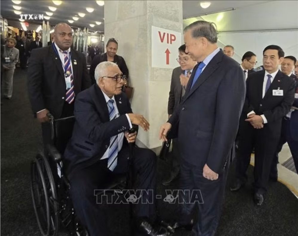 General Secretary and President To Lam meets Fiji President Ratu Lalabalavu. Photo: VNA