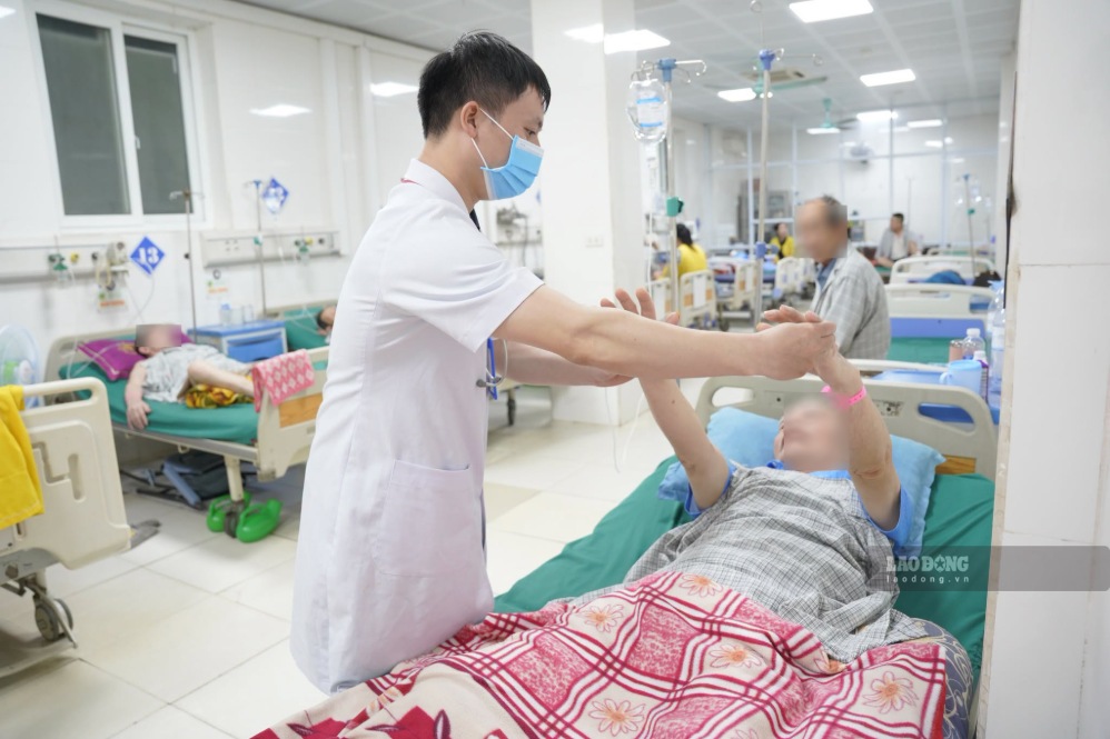 At Vinh City General Hospital, health insurance drugs are fully supplied, ensuring to serve patients. Photo: Duy Chuong (taken in September 2026)