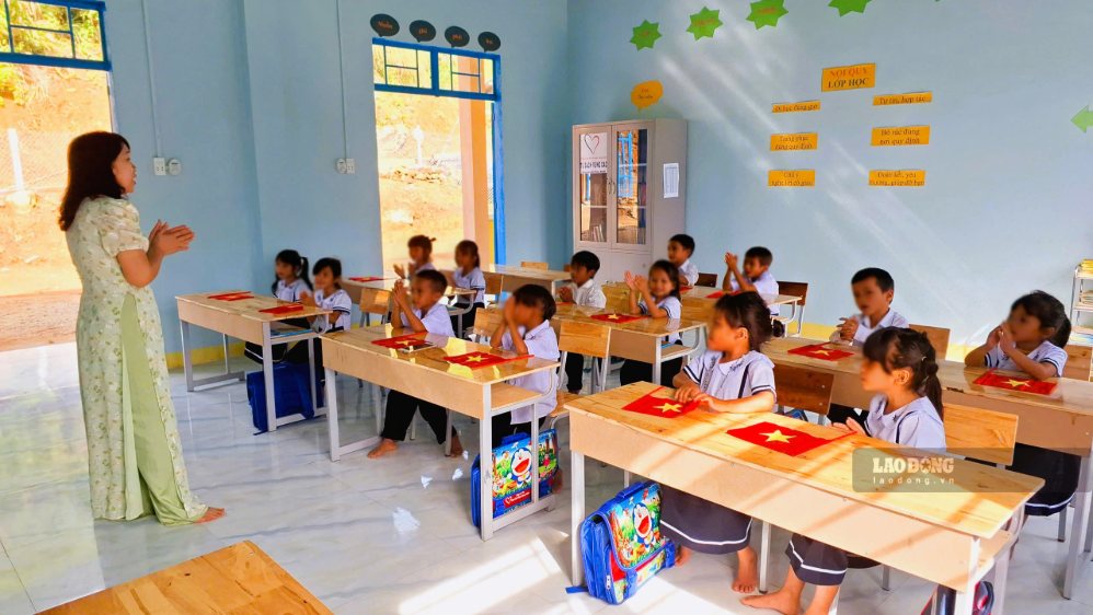 Đà Nẵng yêu cầu giáo viên không phê bình, gây áp lực với học sinh chưa có đủ SGK. Ảnh: Hoàng Bin