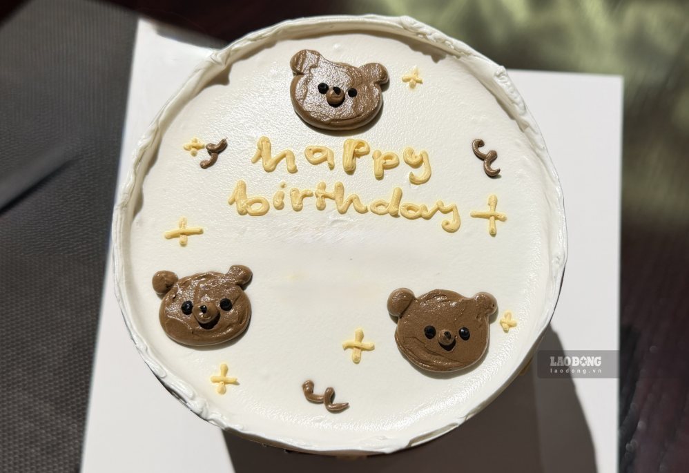 Making cakes at home is not too difficult, just easy to find ingredients and a few simple steps to have a beautiful cake. Photo: Thuy Duong