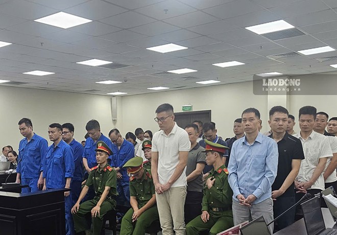 Ông trùm sữa giả cùng nữ cựu Chi cục trưởng bị xét xử