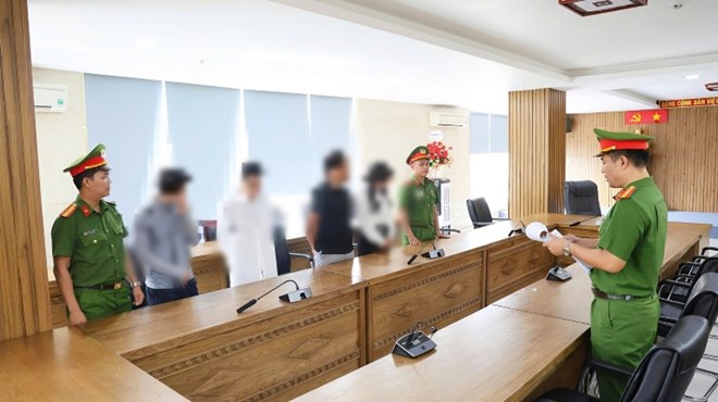 Đà Nẵng bắt loạt cán bộ nhận hối lộ để cho xây nhà trái phép