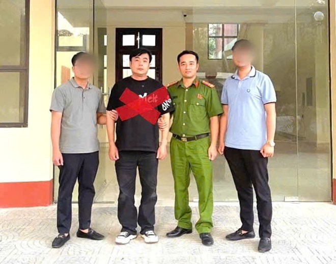 Công an Hải Phòng bắt giữ, bàn giao đối tượng Trung Quốc bị truy nã quốc tế