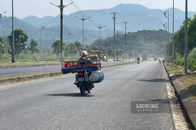 Hạ tầng giao thông trong khu vực tạo thuận lợi cho việc kết nối Khu công nghiệp Cam Đường với các tuyến đường lớn. Ảnh: Đinh Đại