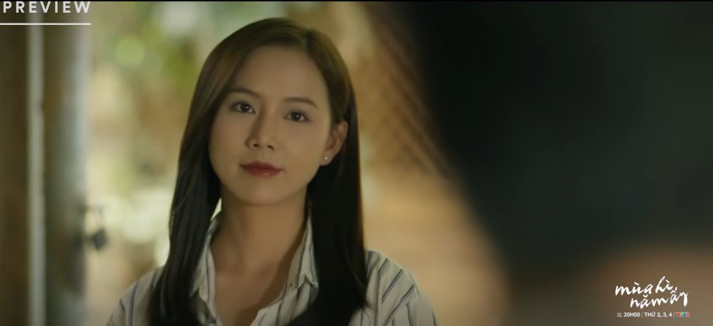 Phuong is increasingly expressing her feelings for Khanh in episode 21 of the movie "That Summer". Photo: VFC