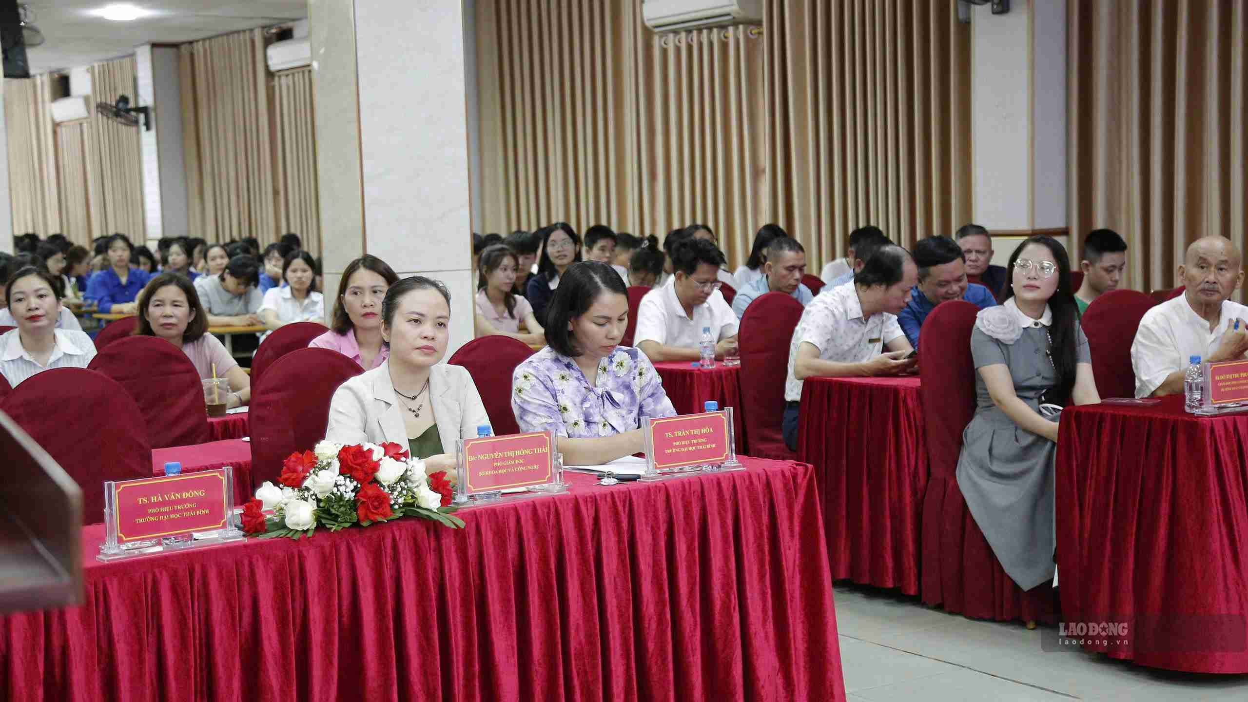 Đại biểu tham dự diễn đàn truyền cảm hứng khởi nghiệp sáng tạo. Ảnh: Mai Hương