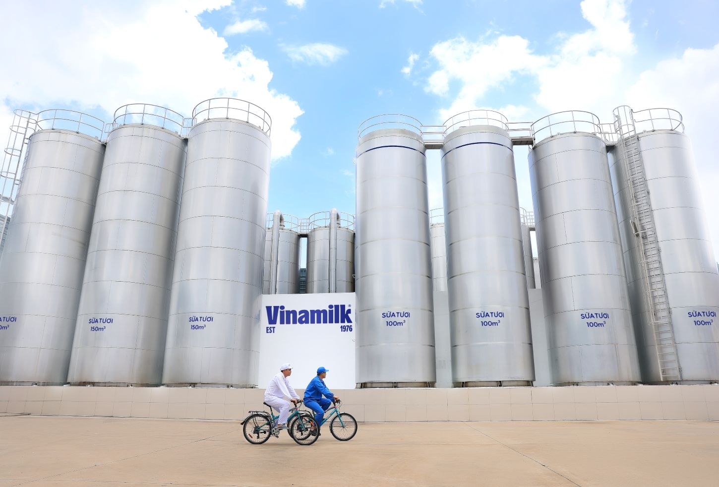 Chuẩn chất lượng được Vinamilk mở rộng trên toàn chuỗi, từ nguyên liệu, trang trại đến sản xuất và thành phẩm. Ảnh: Vi Nam