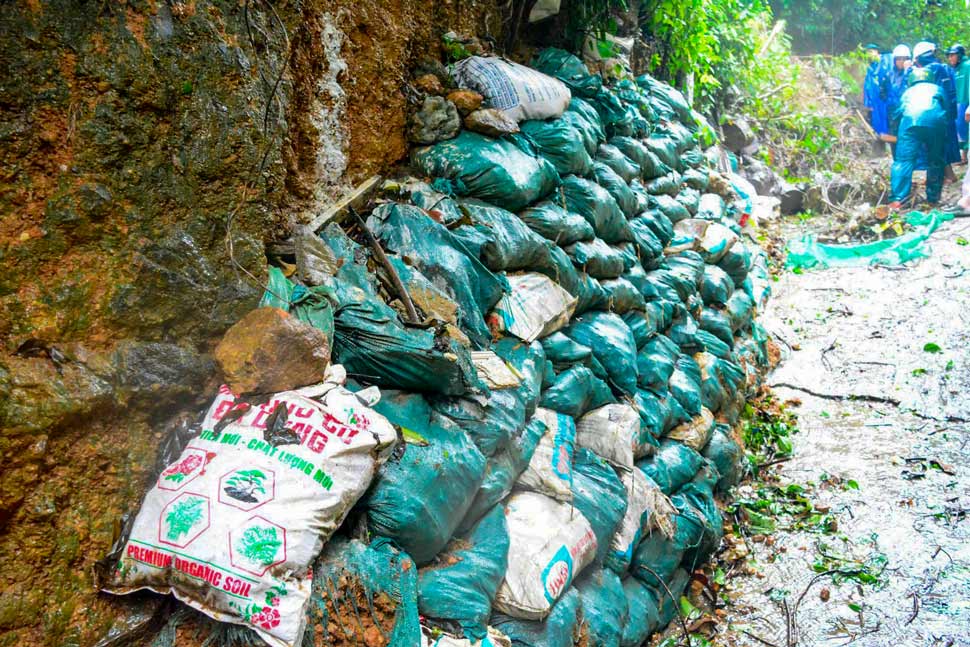 Khu vực triền núi nơi nguy cơ cao sạt lở được gia cố (chụp ngày 23.9). Ảnh: Phường Quy Nhơn