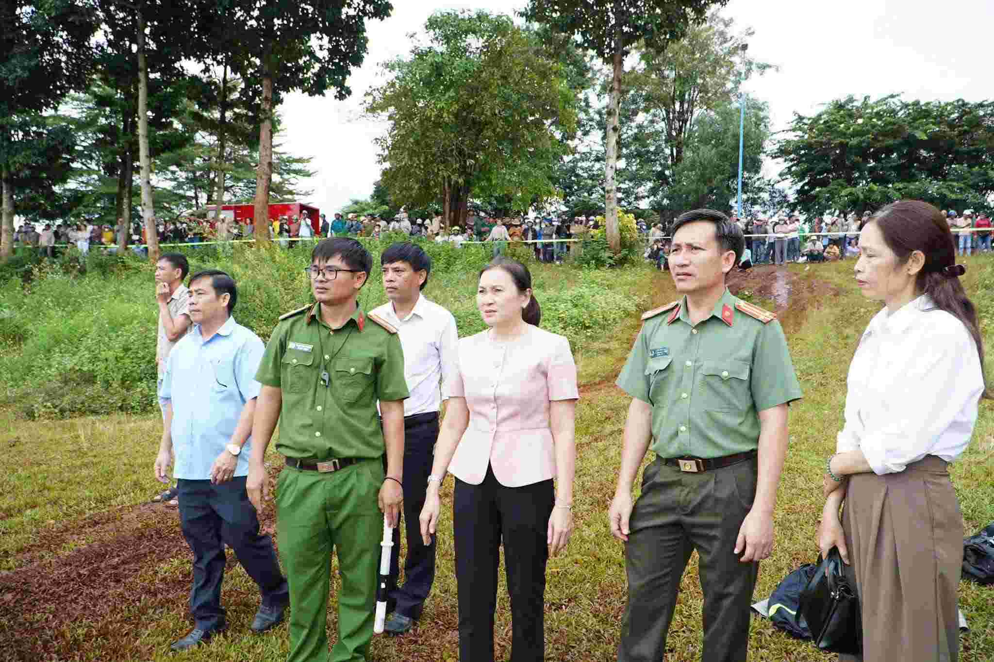 Lãnh đạo phường Bình Long và 