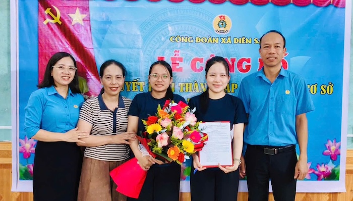 Công đoàn xã Diên Sanh tổ chức công bố quyết định thành lập Công đoàn cơ sở Công ty TNHH Hoàng Hưng CF (ảnh chụp ngày 23.9). Ảnh: Công đoàn Quảng Trị