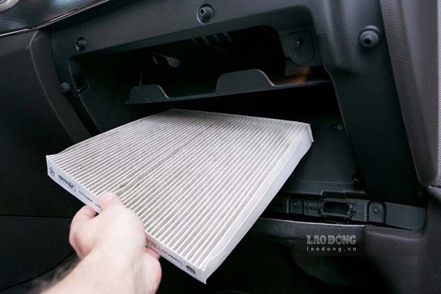 Reemplazar los filtros de aire acondicionado en el momento adecuado ayuda a los vehículos de servicio a mantener la capacidad de enfriamiento, limitar el olor a humedad y crear comodidad para los pasajeros. Foto: Van Minh
