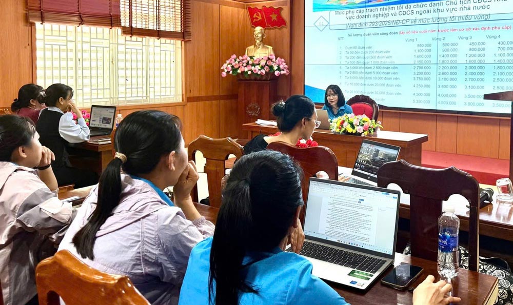 Nam Phuoc Commune Trade Union, Da Nang trains to improve financial skills for grassroots officials. Photo: Nam Phuoc Trade Union