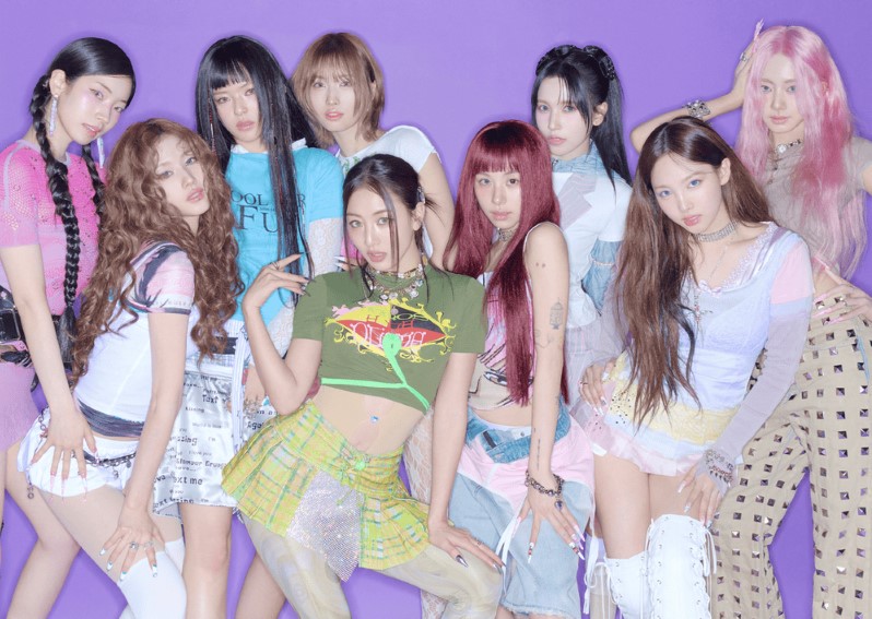 Twice là nhóm nhạc K-pop thứ hai bên cạnh BTS nằm trong Top 10 doanh thu lưu diễn toàn cầu. Ảnh: Lotte