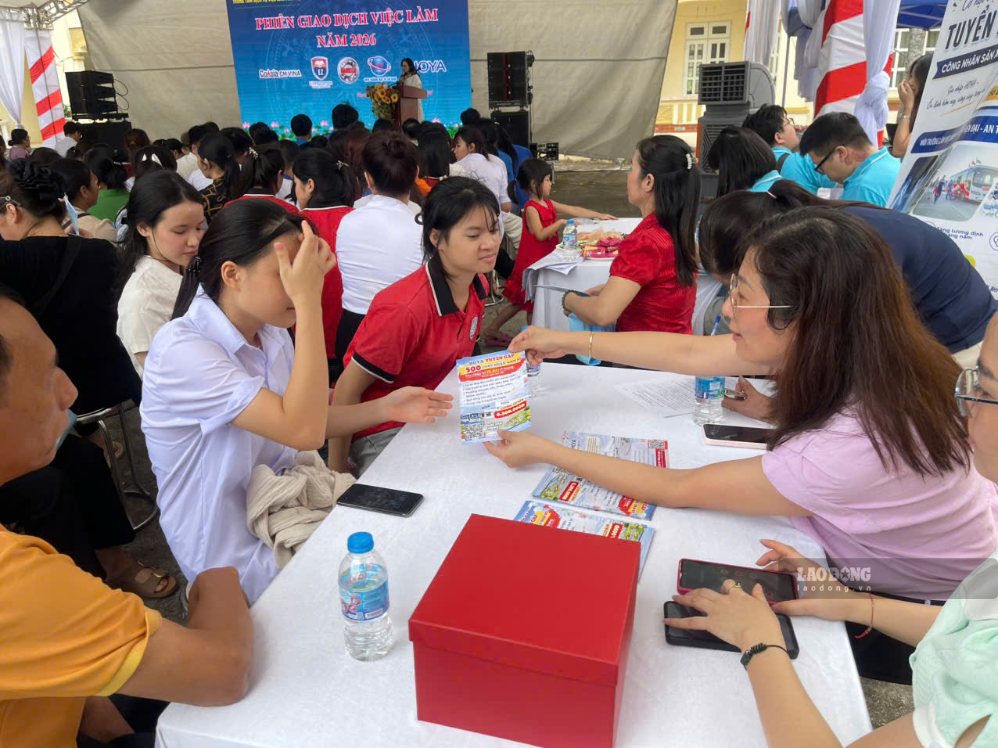 Người lao động không khó trong tiếp cận việc làm ở Phú Thọ. Ảnh: Đức Trọng