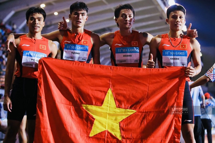 Vietnamese men's 4x400m relay athletes who achieved good results at SEA Games 33 in Thailand in 2025 are now returning to participate in ASIAD 20 in Japan. Photo: Minh Dan