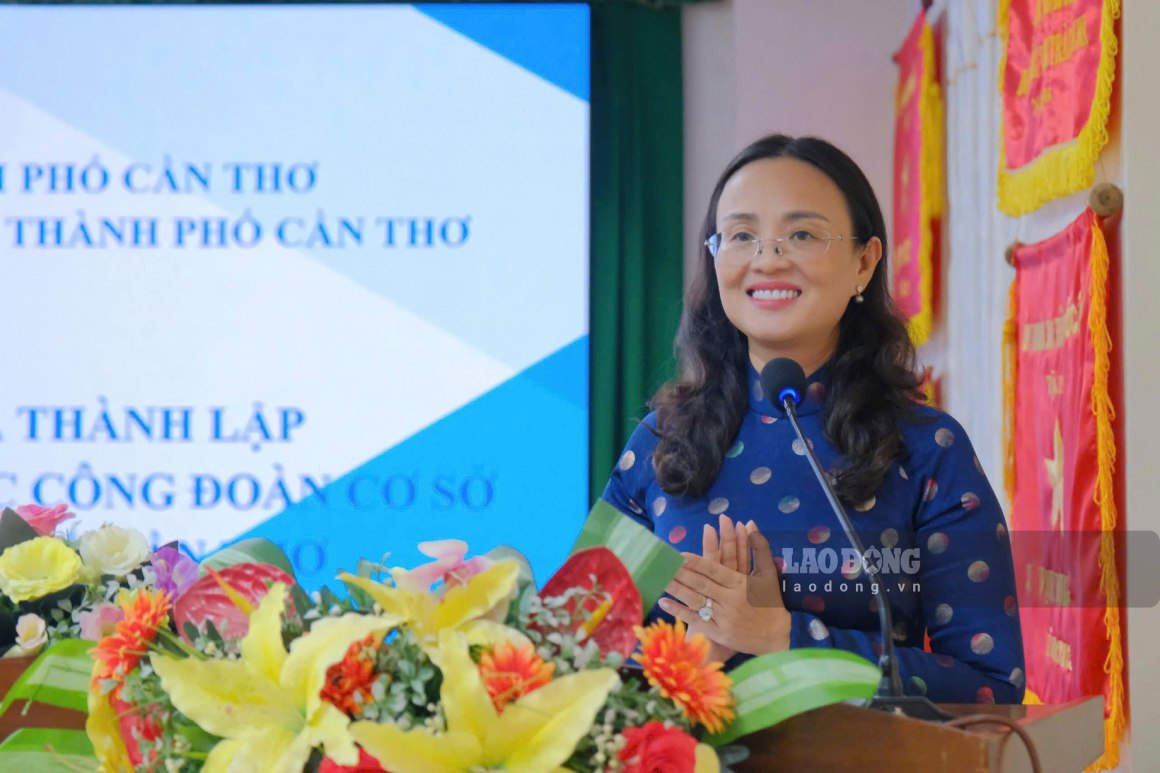 Bà Lê Thị Sương Mai phát biểu tại buổi lễ. Ảnh: Tạ Quang (ảnh chụp ngày 23.9)