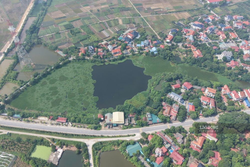 Overview of Bay Mau Lake in Tam Nong commune, Phu Tho province. Photo taken in September 2026: To Cong