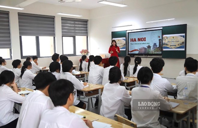Bộ GDĐT tiếp tục xây dựng, hoàn thiện văn bản quy định chi tiết, hướng dẫn thực hiện chính sách về tiền lương và chế độ phụ cấp hỗ trợ đối với nhà giáo. Ảnh một giờ học của cô trò Trường THPT Việt Đức. Ảnh: Trang Trang 
