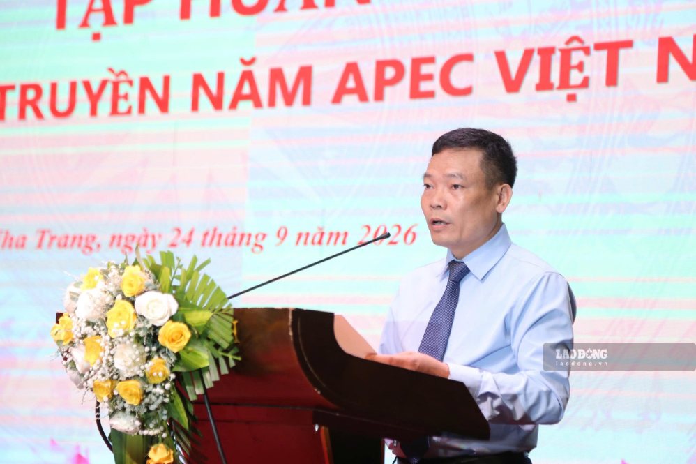 Ông Đặng Khắc Lợi - Phó Cục trưởng Cục Báo chí chia sẻ tại buổi tập huấn. Ảnh: Hữu Long (9.2026)