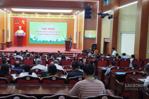 Conference to deploy and promote the socialization of the "Aid and Care for Orphans" network in Phu Tho. Photo: Hong Hanh