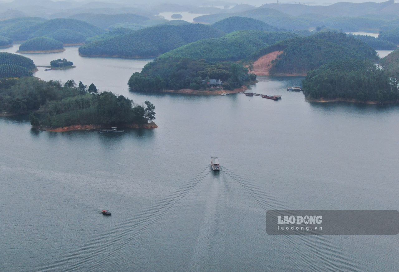 Un coin du lac Thac Ba, province de Lao Cai. Photo: Van Duc