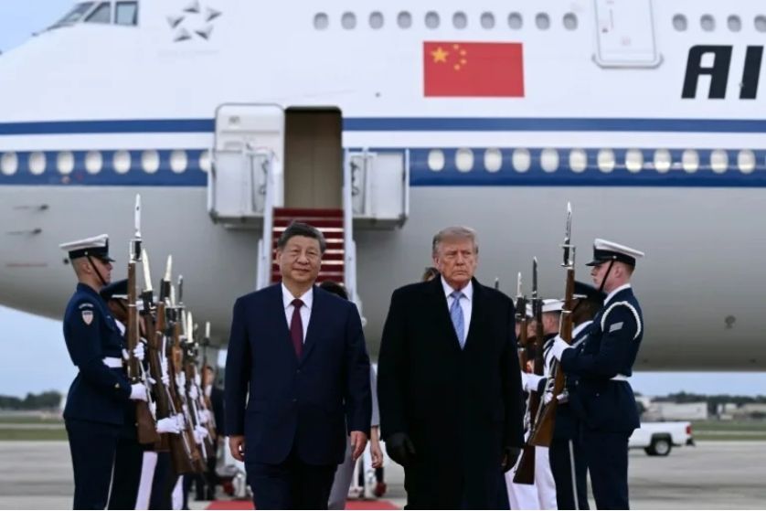 US President Donald Trump welcomes Chinese President Xi Jinping at the Andrews Joint Base on September 23. Photo: AFP