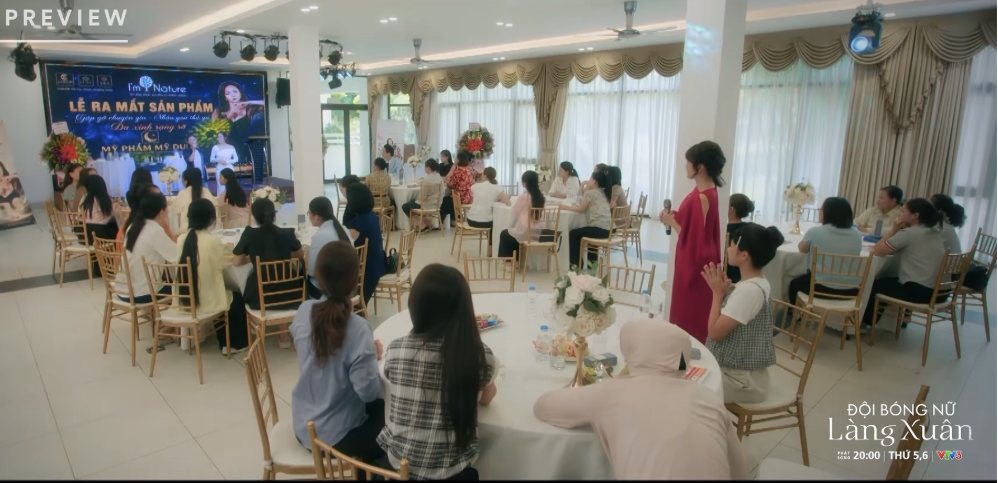 Minh bị phản đối vì kêu gọi tuyển thành viên cho đội bóng nữ tại sự kiện của Mỹ Dung. Ảnh: VFC