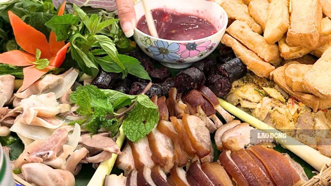 Bữa ăn nhiều purine và nguy cơ tăng axit uric, bùng phát gút cấp
