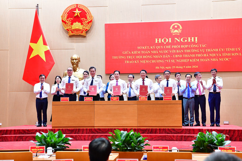 Kiểm toán Nhà nước ký Quy chế phối hợp với tỉnh Sơn La. Ảnh: KTNN
