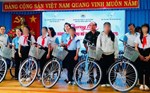 Hơn 100 triệu đồng hỗ trợ phụ nữ và trẻ em khó khăn vùng biên giới biển