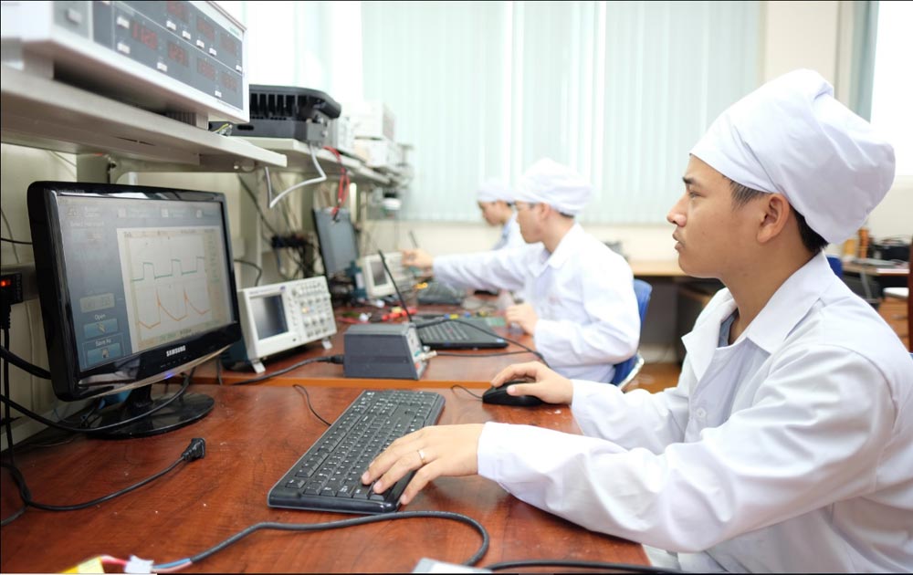 Các kỹ sư làm việc tại Trung tâm nghiên cứu và phát triển chiếu sáng Rạng Đông. Nguồn: Công ty Rạng Đông