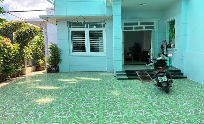Ngôi nhà của chị Dương Cẩm Hường được sửa chữa với 50 triệu đồng, trong đó có 30 triệu từ nguồn tiền Quỹ hỗ trợ cho mượn sửa nhà dột nội bộ và 20 triệu đồng tiết kiệm, vay mượn. Ảnh: Nhân vật cung cấp, chụp ngày 21.9.2026